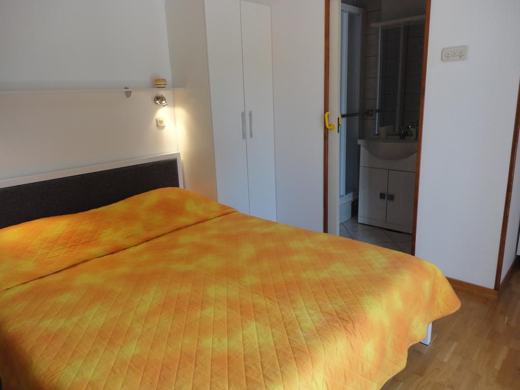 Guesthouse Apartment Bozica Bol Oda fotoğraf