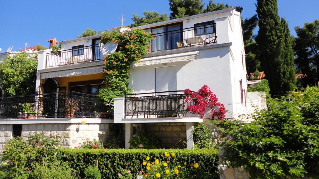 Guesthouse Apartment Bozica Bol Dış mekan fotoğraf