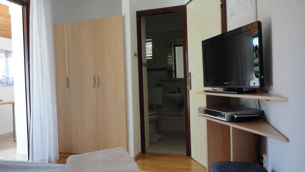 Guesthouse Apartment Bozica Bol Dış mekan fotoğraf