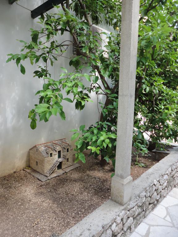 Guesthouse Apartment Bozica Bol Dış mekan fotoğraf