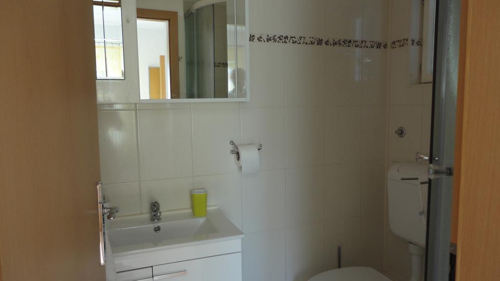 Guesthouse Apartment Bozica Bol Oda fotoğraf
