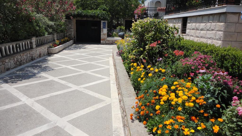 Guesthouse Apartment Bozica Bol Dış mekan fotoğraf